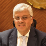 أيمن عاشور